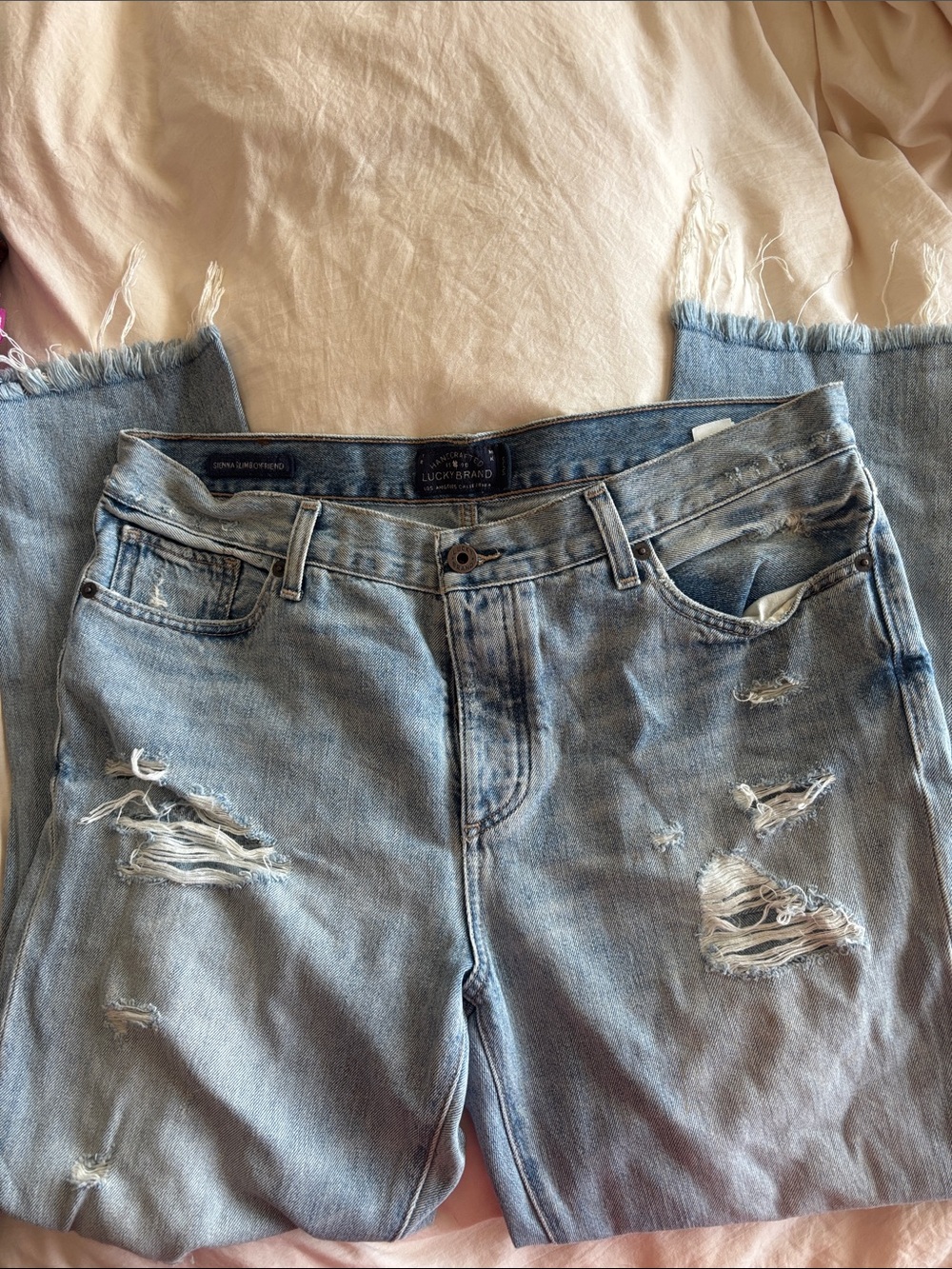 Lucky Brand Women's Light Wash Distressed Boyfriend Jeans